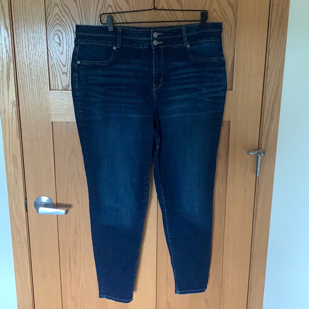 Maurices Super High Rise Dark Wash Jegging XXL(16/18) Regular